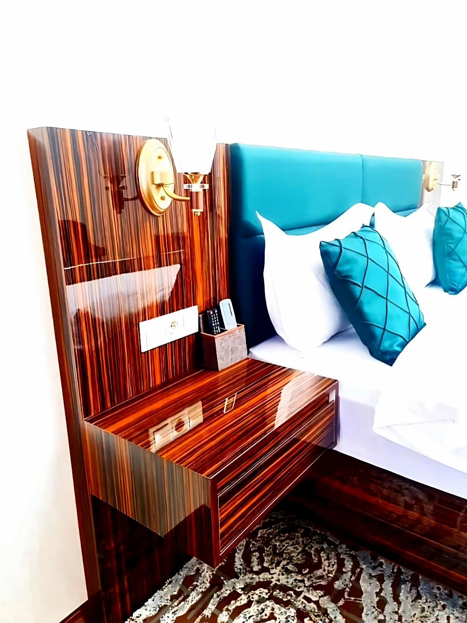 Hotel Ayni Dušanbe Pokoj fotografie